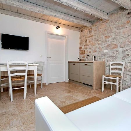 רוביני Apartments Casa Roccia Bianca מראה חיצוני תמונה